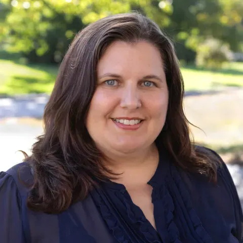 Headshot of Kristina Hooper